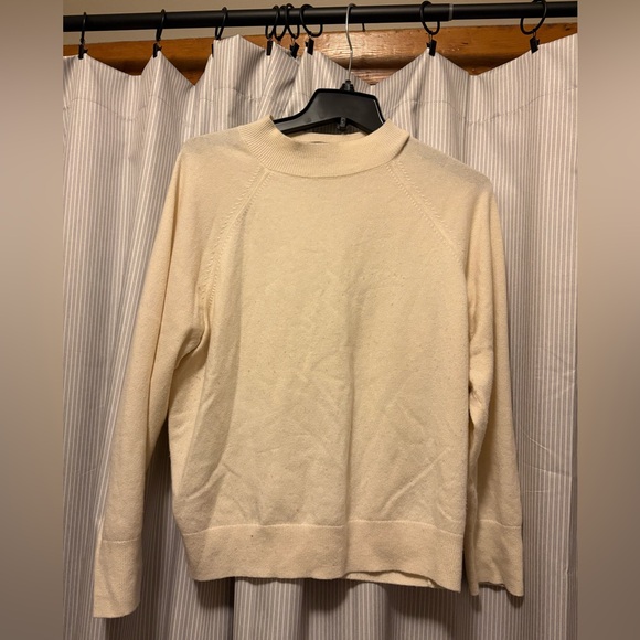 Everlane Cream mock neck cashmere Sweater - Picture 1 of 3